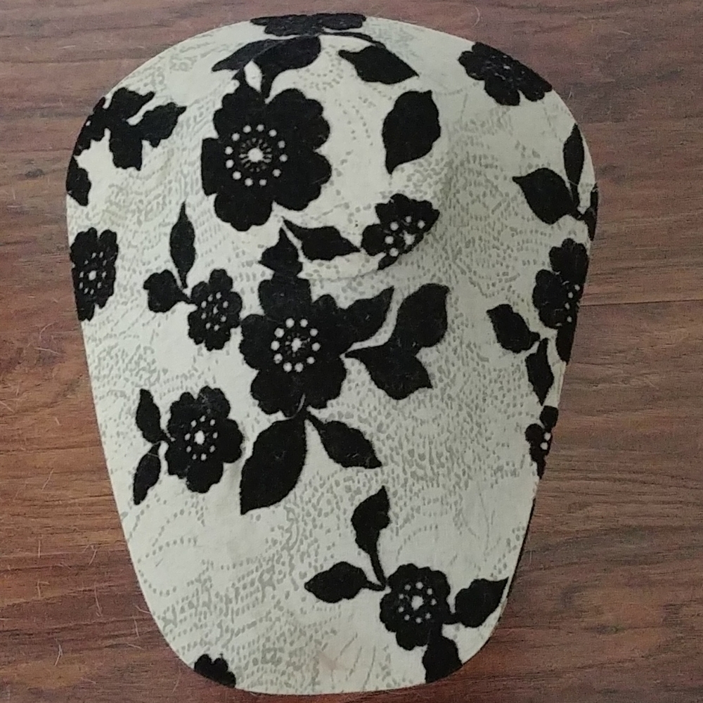 UO | Floral necklace display stand